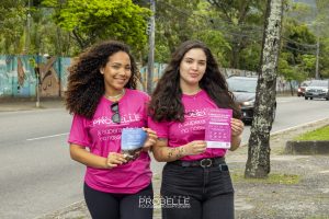 Pequenos gestos que geram grandes impactos. Levamos informação e carinho às ruas com a distribuição de panfletos sobre prevenção e autocuidado.